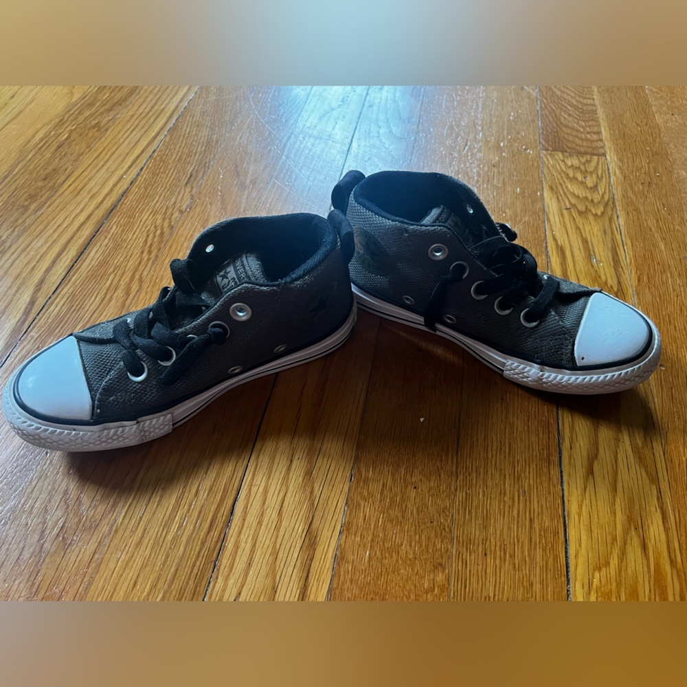 Size 11 toddler converse